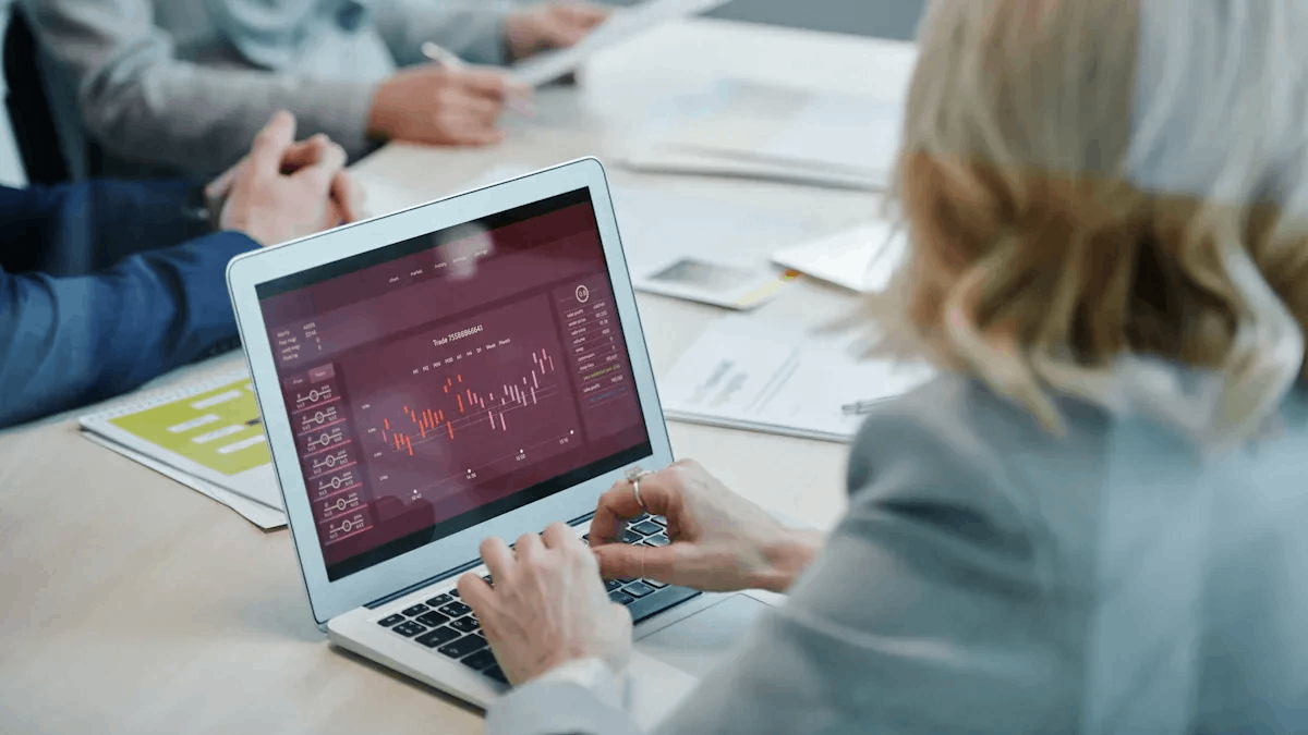 Cohort Retention and Segmentation with FineBI