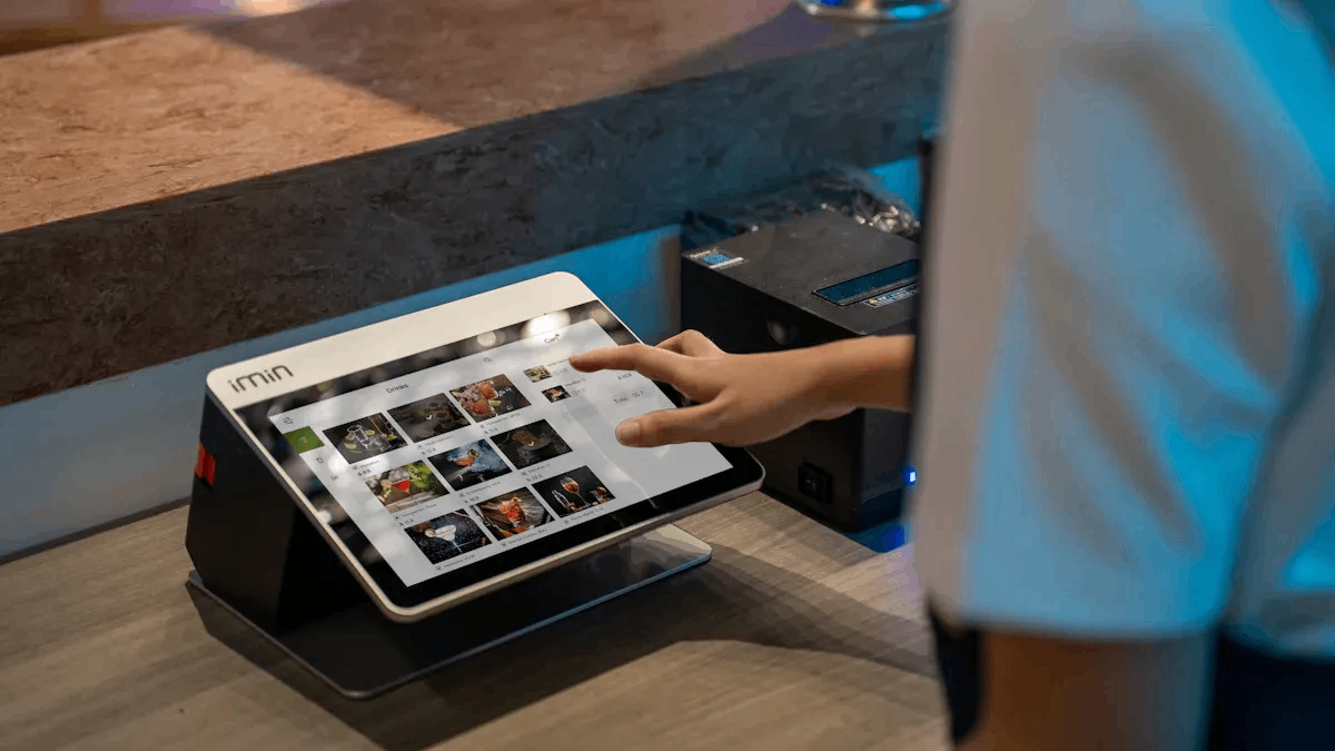 AI and Smart Technologies for Retailer