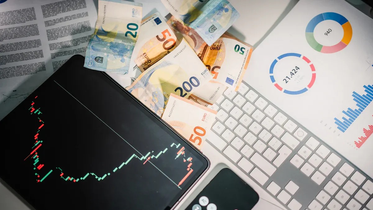 Продукты FanRuan-ru, такие как FineBI, FineReport и FineDataLink, упрощают анализ, визуализацию и интеграцию данных, ускоряя работу компании.